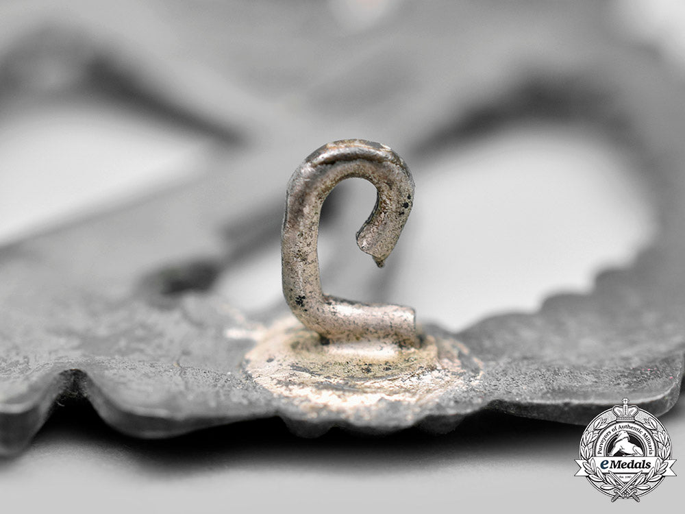 germany,_wehrmacht._an_infantry_assault_badge,_silver_grade,_by_fritz_zimmermann&_söhne_of_lüdenscheid_c20295_mnc5541