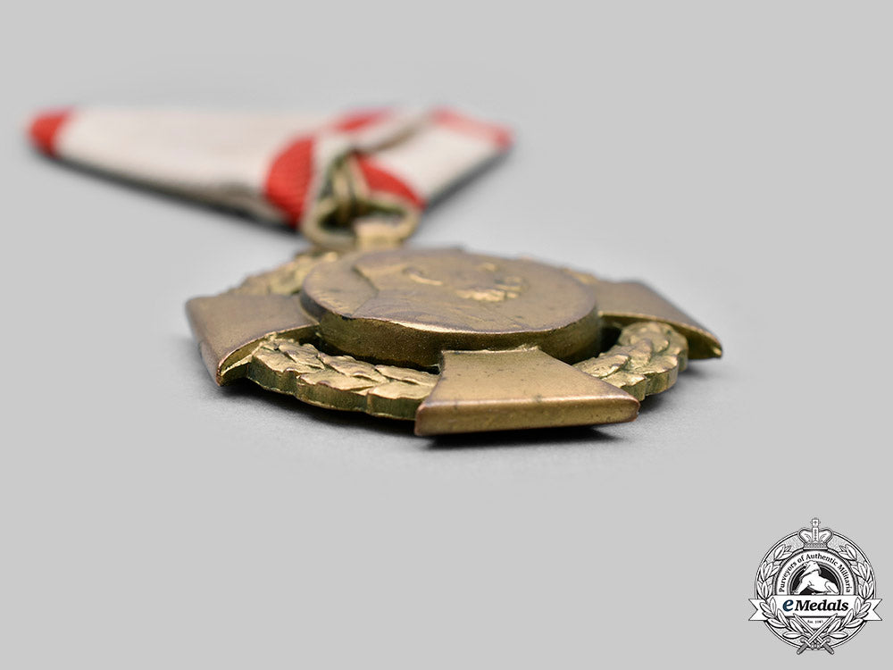 germany._a_lot_of_service_medals_c20304_mnc4181