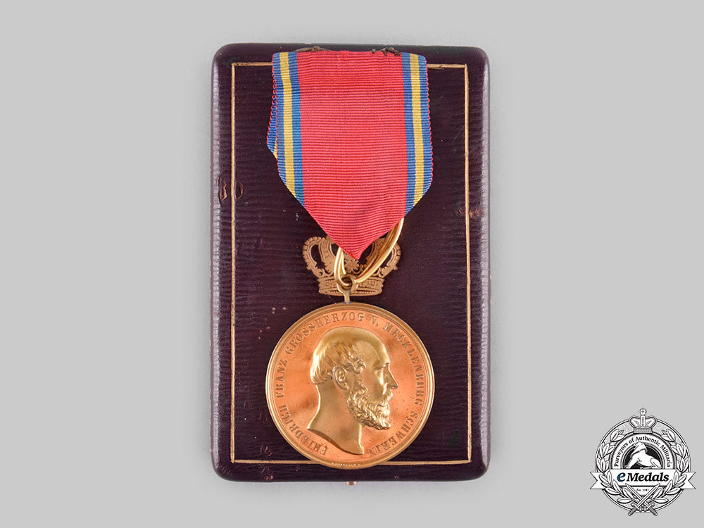 mecklenburg-_schwerin,_grand_duchy._a_friedrich_franz_ii_bronze_merit_medal,_with_case,_by_kullrich,_c.1900_c20311_emd1841