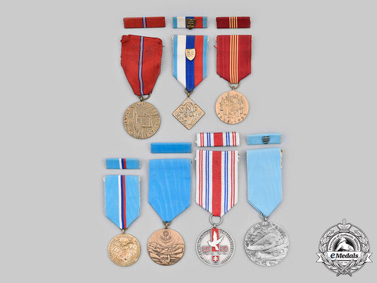 czechoslovakia,_socialist_republic;_slovakia,_republic._lot_of_seven_medals_c20333_mnc4268_1