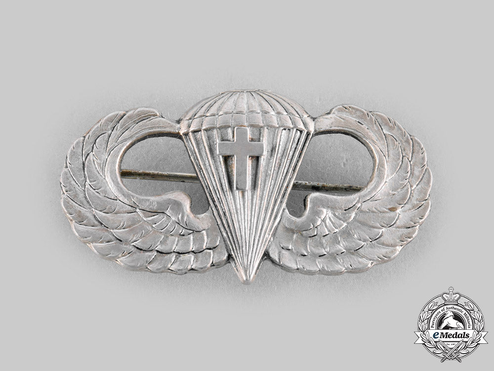 united_states._an_army_airborne_chaplain's_basic_parachutist_badge,_c.1944_c20341_emd2519