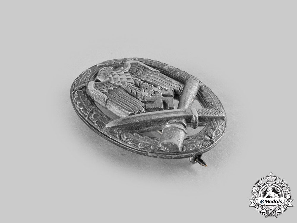 germany,_wehrmacht._a_general_assault_badge_c20343_emd7453_1_1