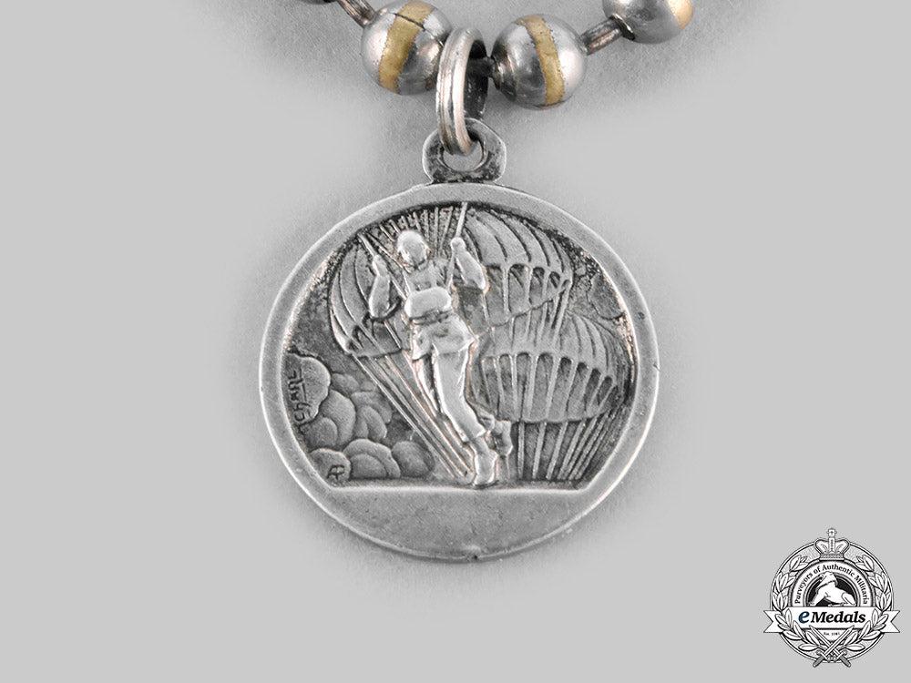 united_states._a_parachutist's"_lucky_charm"_medallion,_c.1944_c20344_emd2531_1_1