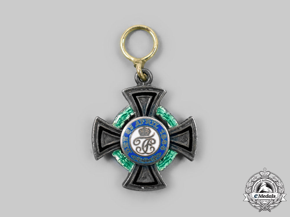 hohenzollern,_state._a_house_order_of_hohenzollern,_miniature_iii_class_honour_cross,_c.1910_c20346_mnc0853