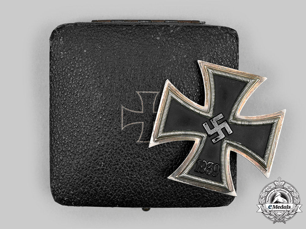 germany,_wehrmacht._a1939_iron_cross_i_class,_with_case,_cased,_unmarked_c20347_mnc5924_1