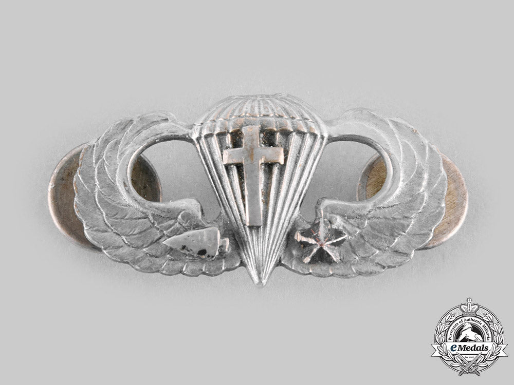 united_states._an_army_airborne_chaplain's_basic_parachutist_badge_for_six_combat_jumps_c20350_emd2556