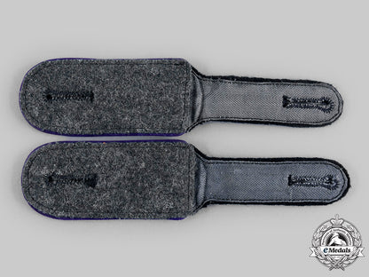 germany,_ss._a_rare_set_of_waffen-_ss_mann_shoulder_strap_with_unknown_waffenfarbe_c20365_emd7344_1