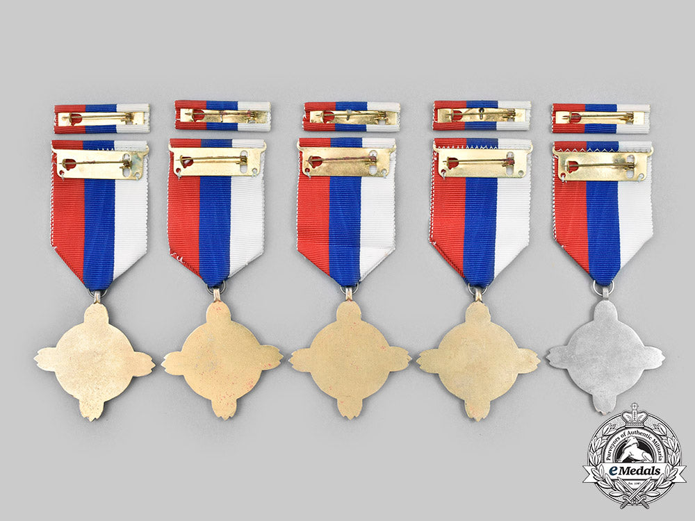 slovakia,_republic._five_commemorative_crosses_of_the_slovak_regiment_of_honour_c20384_mnc4440_1_1_1_1_1_1_1