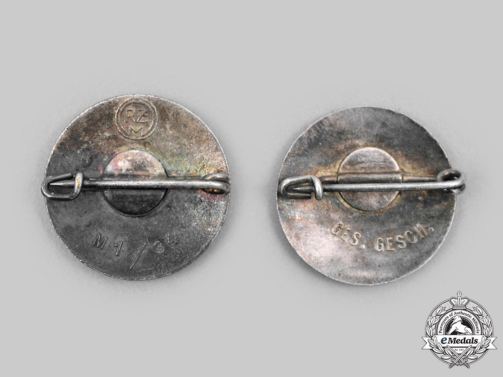 germany,_third_reich._a_pair_of_membership_badges_c20389_mnc8526