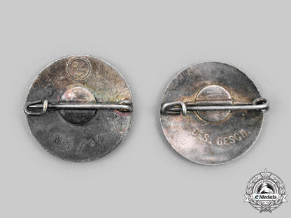 germany,_third_reich._a_pair_of_membership_badges_c20389_mnc8526