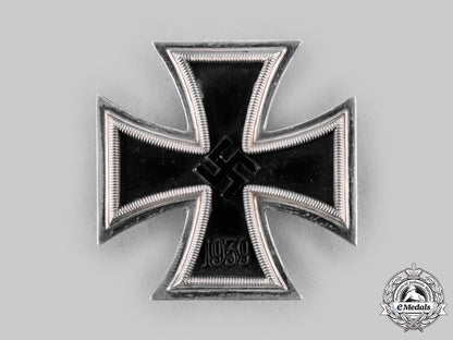 germany,_wehrmacht._a1939_iron_cross_i_class,_with_case_c20433_emd3400_1