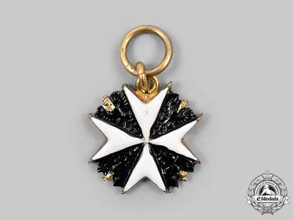 prussia,_state._an_order_of_st._john_in_gold,_miniature_cross_of_knights,_c.1900_c20456_mnc0920