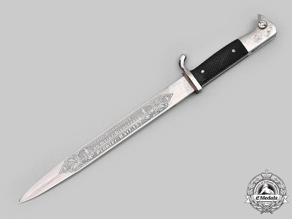 germany,_heer._an_nco/_officer’s_dress_bayonet,_pionier-_bataillon132,_by_lauterjung&_sohn_c20459_mnc8703
