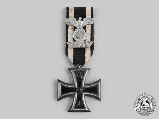 germany,_wehrmacht._a1914_iron_cross_ii_class,_with1939_clasp_c20470_emd3190