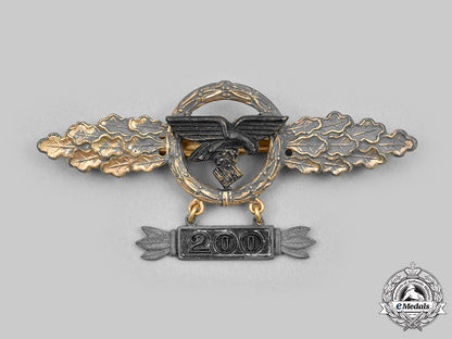 germany,_luftwaffe._a_front_flying_clasp_for_transport_and_glider_pilots,_gold_grade,_with200_hanger_c20479_mnc1239