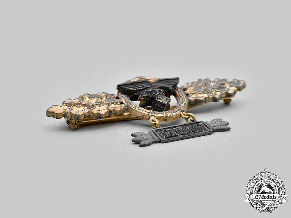 germany,_luftwaffe._a_front_flying_clasp_for_transport_and_glider_pilots,_gold_grade,_with200_hanger_c20481_mnc1244