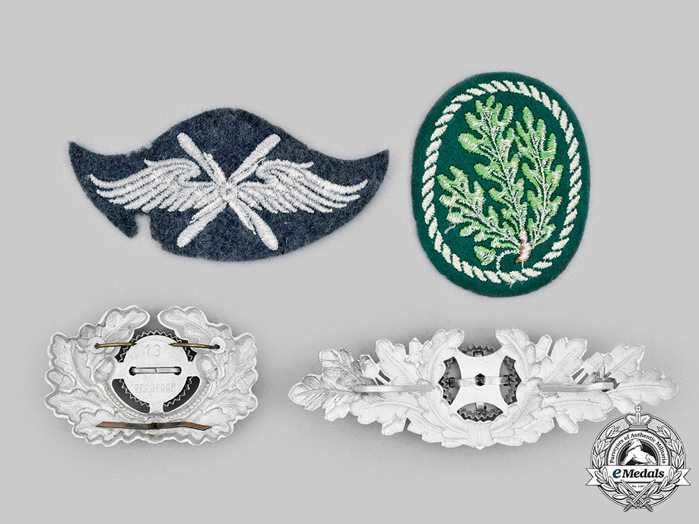germany,_wehrmacht._a_lot_of_uniform_insignia_c20484_mnc8927_1