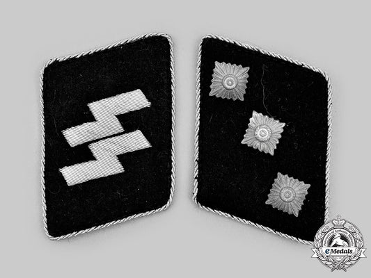 germany,_ss._a_set_of_waffen-_ss_sturmführer_collar_tabs_c20490_mnc8942_1