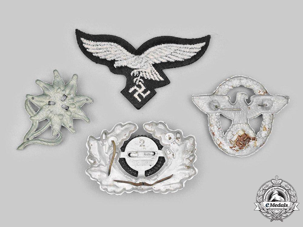 germany,_wehrmacht._a_lot_of_cap_insignia_c20494_mnc8952_1
