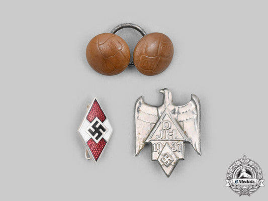 germany,_hj._a_lot_of_hj_and_youth_badges_and_accessories_c20510_mnc1293