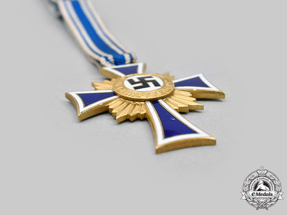 germany,_third_reich._an_honour_cross_of_the_german_mother,_gold_grade_with_case,_by_wilhelm_deumer_c20514_mnc4837