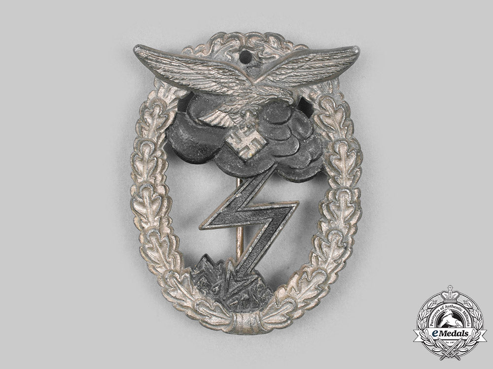 germany,_luftwaffe._a_ground_assault_badge_c20518_mnc4848_1_1
