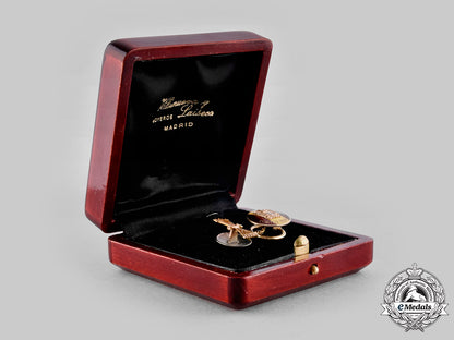 spain,_fascist_state._a_presentation_plaque&_gold_miniature_awards_to_don_josé_antonio_girón_de_velasco,_c20535_mnc0810_1