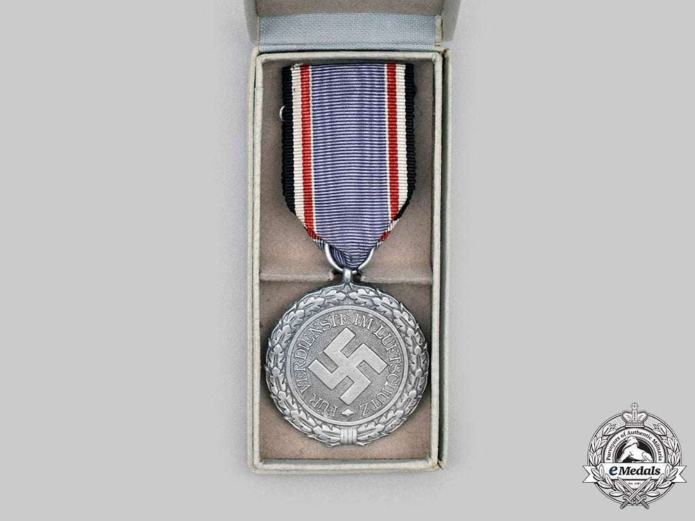 germany,_third_reich._an_air_protection_honour_decoration,_ii_class_with_case_c20538_mnc8963