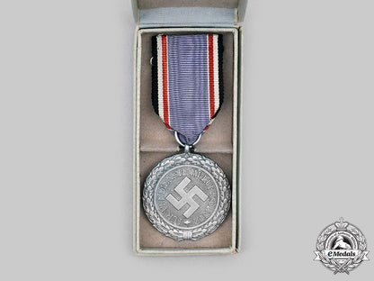 germany,_third_reich._an_air_protection_honour_decoration,_ii_class_with_case_c20538_mnc8963