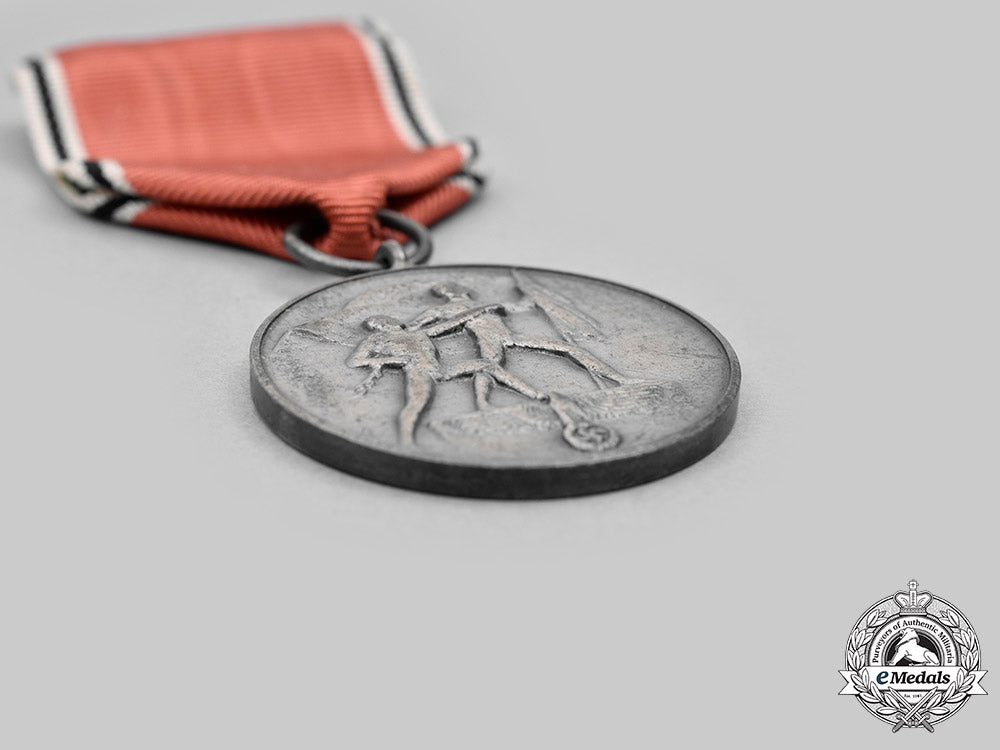 germany,_third_reich._a_pair_of_cased_medals_c20539_mnc4937