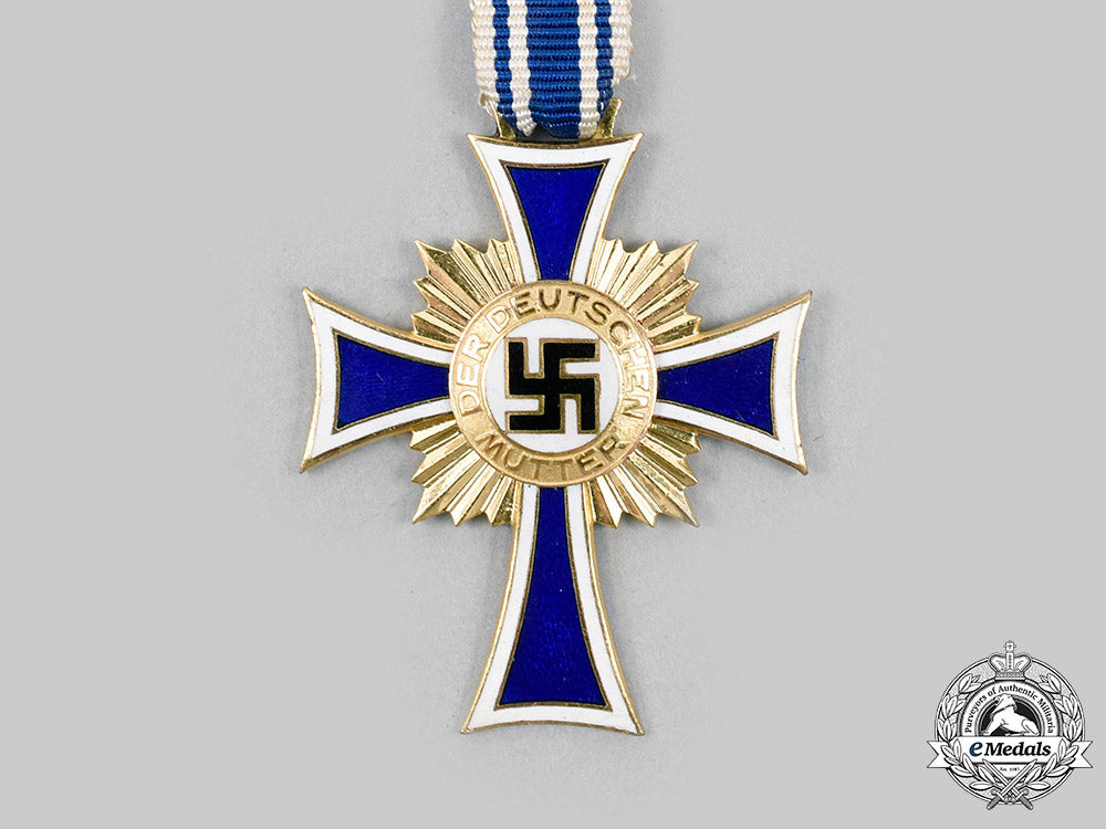 germany,_third_reich._a_pair_of_cased_medals_c20543_mnc4921
