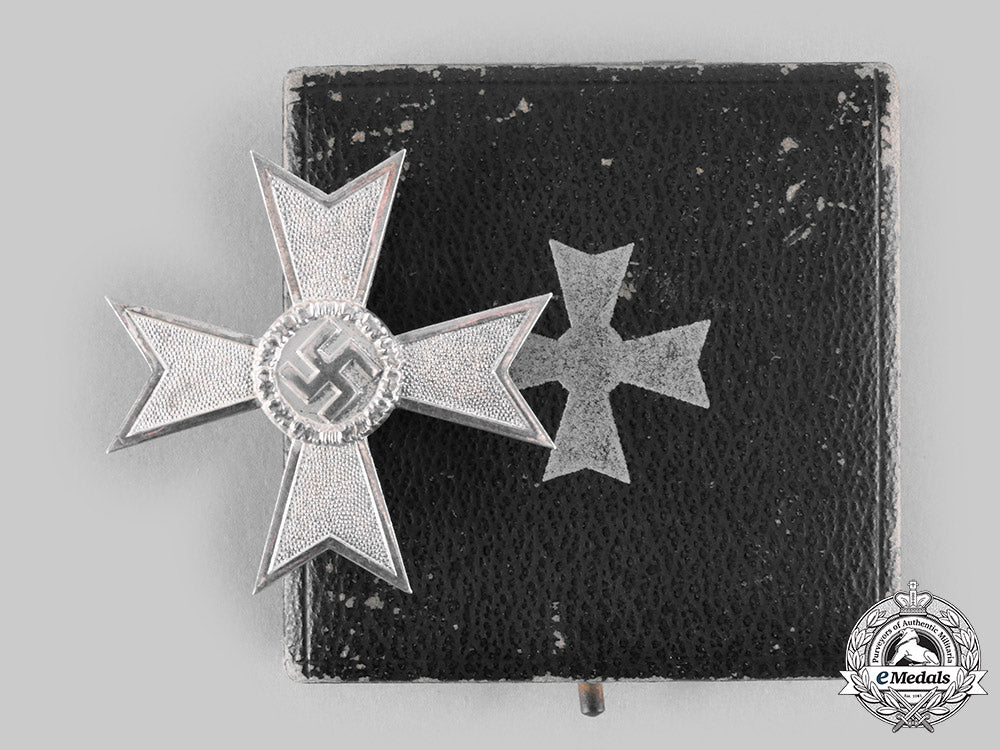 germany,_wehrmacht._a_war_merit_cross,_i_class_with_case,_by_steinhauer&_lück_c20550_emd3700_2_1