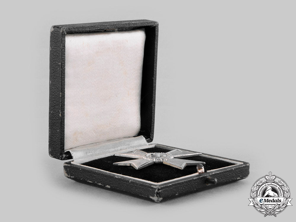 germany,_wehrmacht._a_war_merit_cross,_i_class_with_case,_by_steinhauer&_lück_c20558_emd3692_2_1