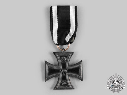 germany,_imperial._a1914_iron_cross_ii_class_with_document_to_corporal_wilhelm_krug_c20585_emd5123