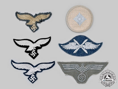 germany,_wehrmacht._a_lot_of_uniform_insignia_c20586_mnc9072