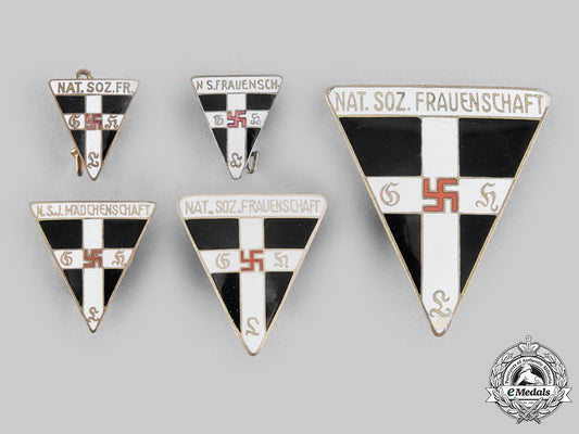 germany,_third_reich._a_lot_of_national_socialist_women’s_league_membership_badges_c20591_emd2695_1