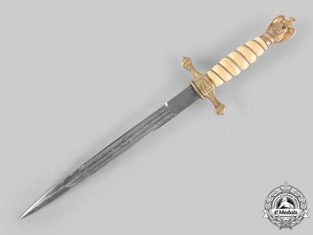 germany,_kriegsmarine._an_officer’s_dress_dagger,_by_carl_eickhorn_c20593_mnc0192_1