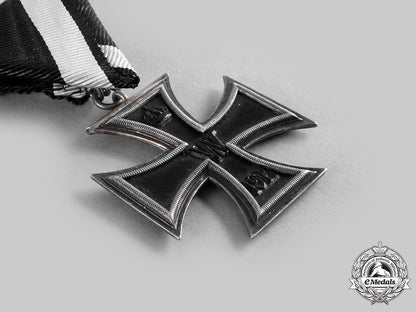 germany,_imperial._an_iron_cross_ii_class_with_award_document_to_konrad_paul_faber_c20595_emd5174