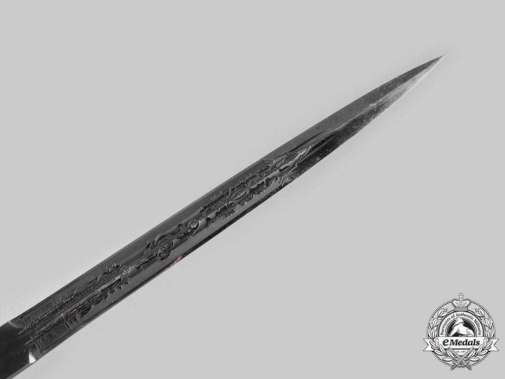germany,_kriegsmarine._an_officer’s_dress_dagger,_by_carl_eickhorn_c20595_mnc0198_1