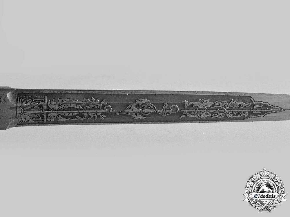 germany,_kriegsmarine._an_officer’s_dress_dagger,_by_carl_eickhorn_c20597_mnc0204_1