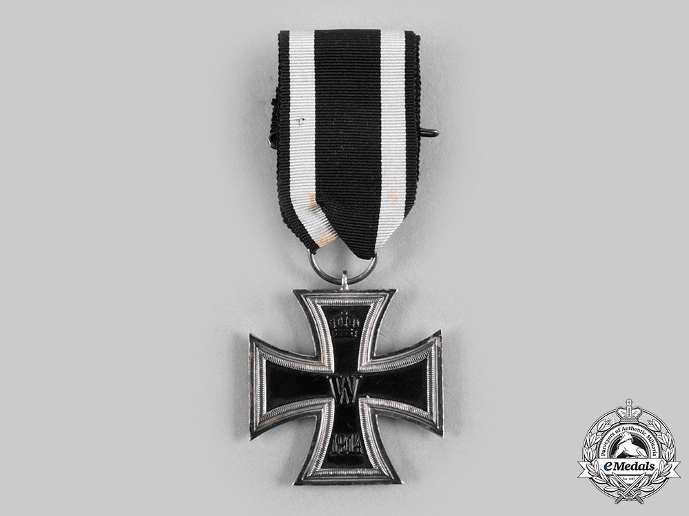 germany,_imperial._a1914_iron_cross_ii_class_with_document_to_musketeer_walther_karl_alfred_wichmann_c20598_emd5211_1