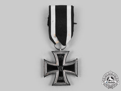 germany,_imperial._a1914_iron_cross_ii_class_with_document_to_musketeer_walther_karl_alfred_wichmann_c20598_emd5211_1