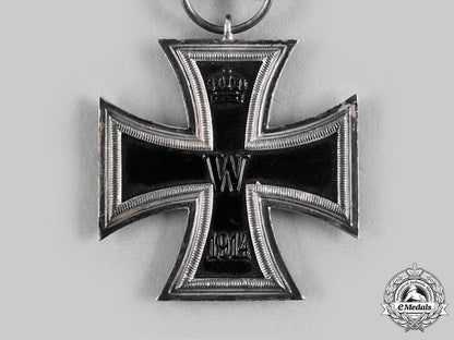 germany,_imperial._a1914_iron_cross_ii_class_with_document_to_musketeer_walther_karl_alfred_wichmann_c20599_emd5213_1