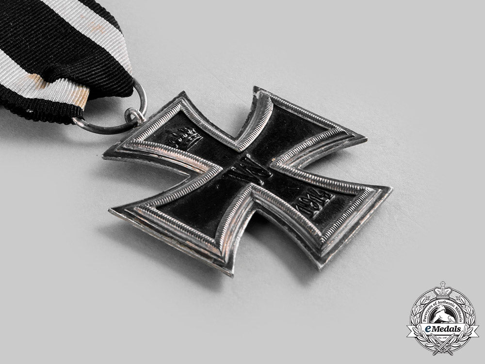 germany,_imperial._a1914_iron_cross_ii_class_with_document_to_musketeer_walther_karl_alfred_wichmann_c20601_emd5221_1
