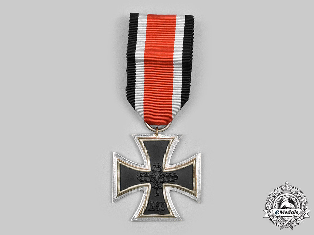 germany,_federal_republic._a1939_iron_cross_ii_class,1957_version_with_case,_by_steinhauer&_lück_c20602_mnc5159