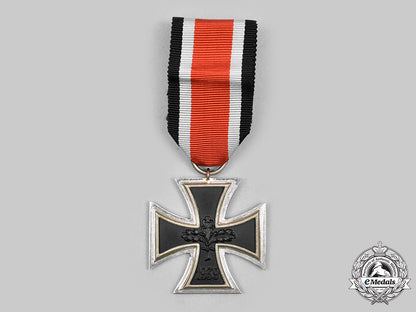 germany,_federal_republic._a1939_iron_cross_ii_class,1957_version_with_case,_by_steinhauer&_lück_c20602_mnc5159