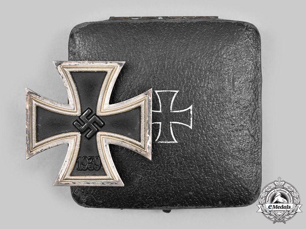 germany,_wehrmacht._a1939_iron_cross_i_class,_with_case,_by_b.h._mayer_c20609_mnc5162