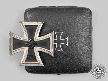 germany,_wehrmacht._a1939_iron_cross_i_class,_with_case,_by_b.h._mayer_c20609_mnc5162