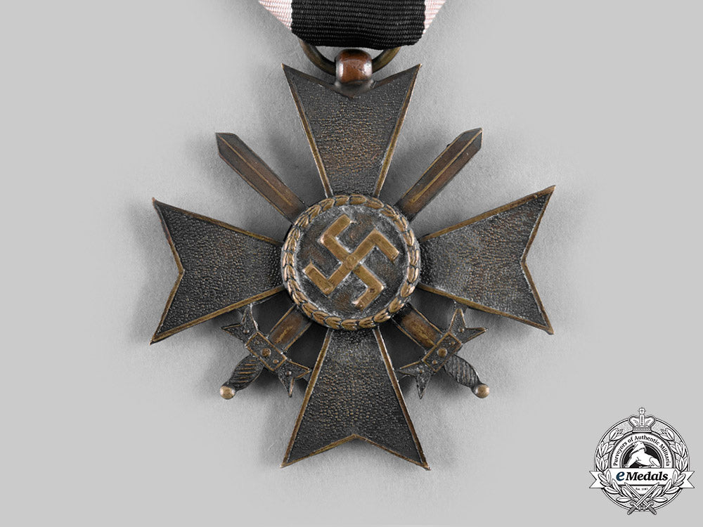 germany,_wehrmacht._a_war_merit_cross,_ii_class_with_swords,_spanish-_made_for_blue_division_c20611_emd4022