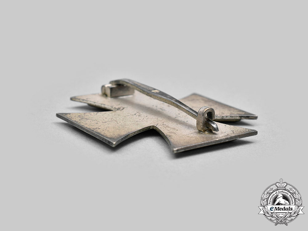 germany,_wehrmacht._a1939_iron_cross_i_class,_with_case,_by_b.h._mayer_c20612_mnc5174